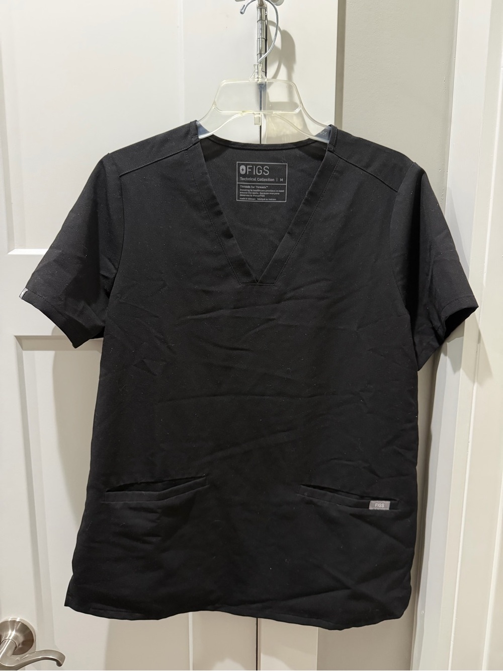 FIGS Technical Collection V-Neck Scrub Top Black Size M